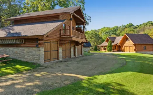 96.25-Acre Log Home, Pasture & Recreational Estate in Grant Cty