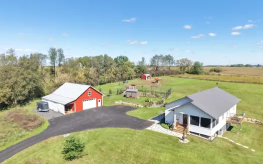Country Home/Hobby Farm 8.792 Acres, Minutes from Viroqua WI