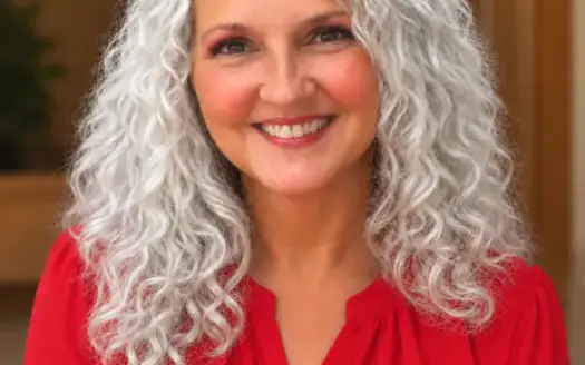 agent profile picture for Tammie Bode on country homes website