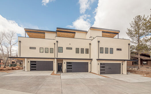 Luxury Modern Townhome in Grand Junction – 3 Story, Prime Location Near Recreation!