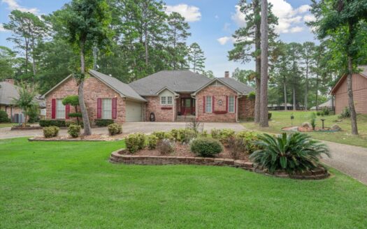 3BD-2.5BA Golf Course Home in Holly Lake Ranch in NE Texas