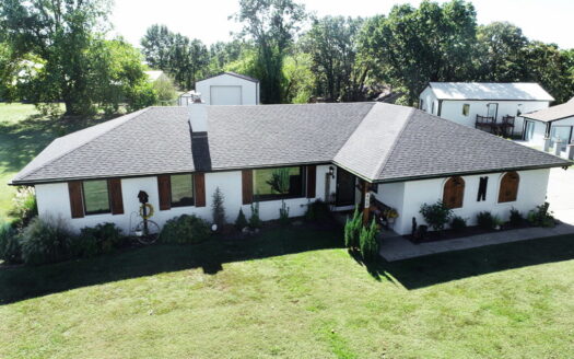 Modern Golf Course Home in El Dorado Springs MO for Sale