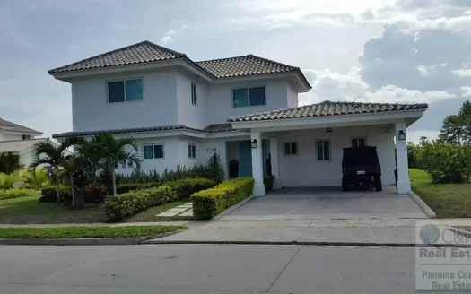Luxury Home for Sale in Bijao, Panama