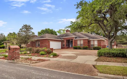 Prestigious Home in Calallen, Wood River Subdivision
