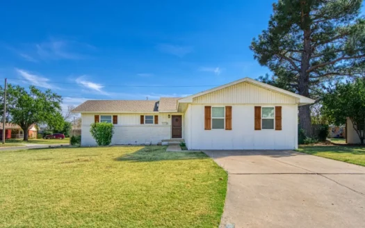 Home in Town for Sale Altus, Oklahoma