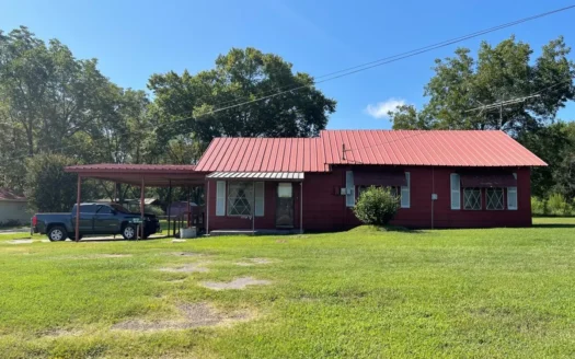 Historic Country Home  with Sunroom in Omaha, Tx for Sale!
