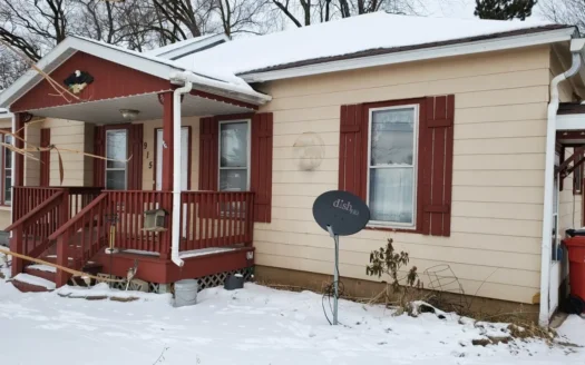 Home for Sale in the Town Of Waupaca