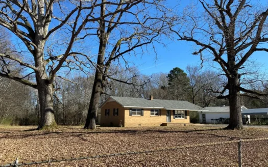 3 Bedroom Brick Home in Tn for Sale, Shop, Sheds, 2 Acres