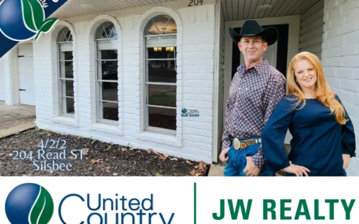 Home for Sale in Silsbee Tx Four Bedrooms, Large Backyard