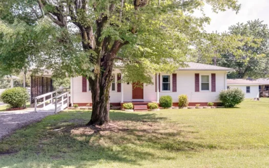 Home in Town for Sale in Hohenwald, Tennessee