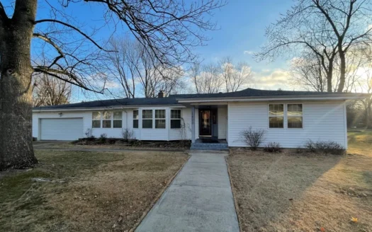 3 Bedroom Ranch Home, 2 Car Garage on Large Lot!