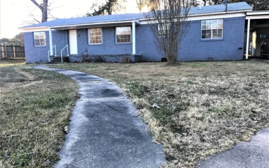 Spacious Home in Town 4/2 Bowie County Texas