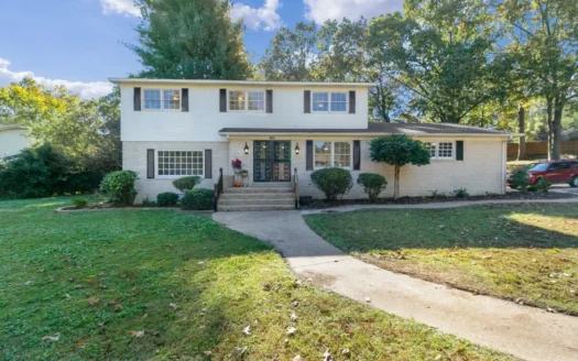 West Tennessee Home for Sale with In-ground Pool and Sunroom
