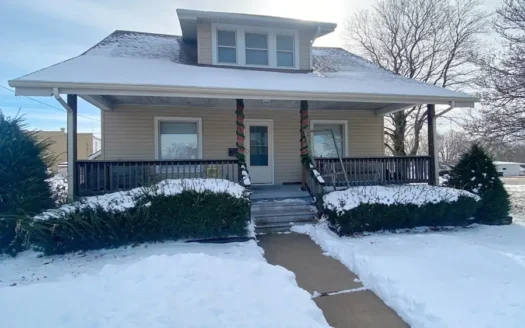 Home for Sale in Mount Ayr Iowa Close to Downtown