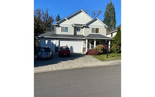 3 Story Home Close to Downtown for Sale in La Center, Wa!