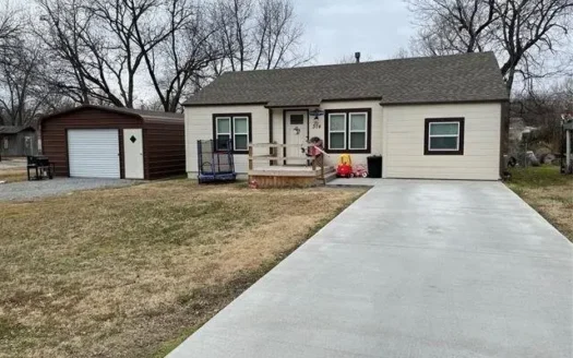 Home in Town for Sale in Pryor, Oklahoma