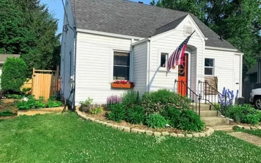 Home for Sale in Menasha Wi