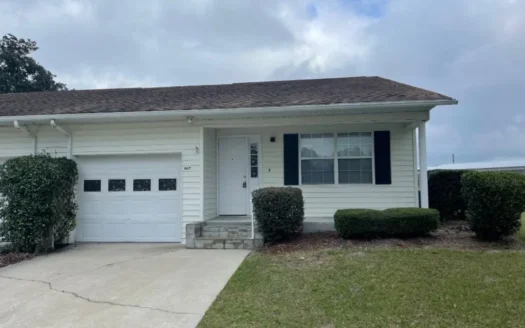 2/2 Unit in Live Oak City Limits for Sale