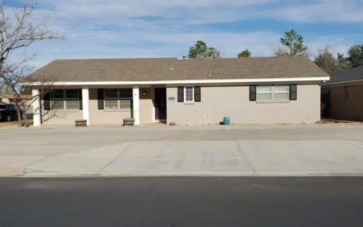 3 Br, 2ba with Swimming Pool House for Sale in Midland, Tx