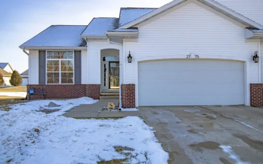 Condo by Hunters Ridge Golf Course Marion, Ia for Sale