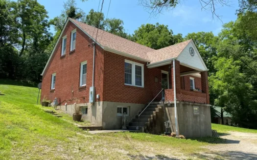 Charming Brick Home in Hermann