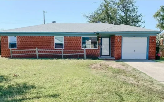 Home for Sale in Altus, Oklahoma