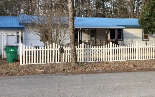 Nice 2 Bedroom 2 Bath Home in Quiet Neighborhood