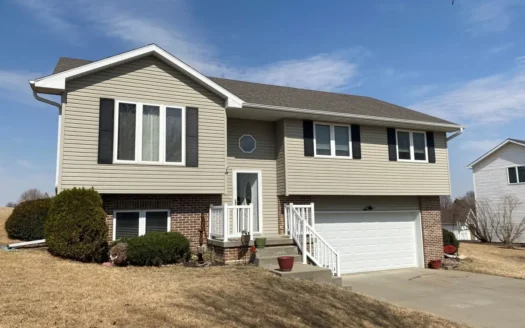 3br, 2.5 Ba for Sale, Woodbine, Ia, Harrison Co.