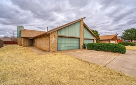 Clinton, Ok Home for Sale