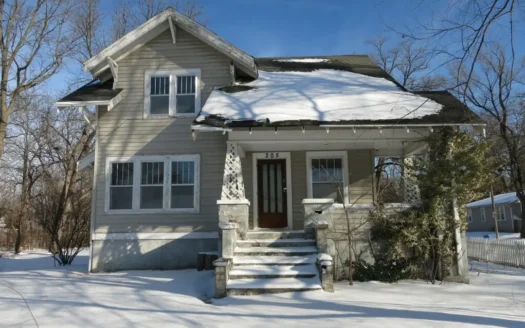 For Sale 2 Story Home on Two Lots in Bethany Mo