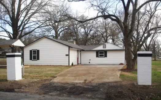 Home in Town for Sale Paris Texas Lamar County