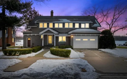 Beautiful Wisconsin River Front Home in Portage Wi