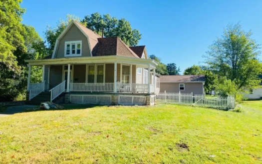 Hamilton Il House in Town, by the Park