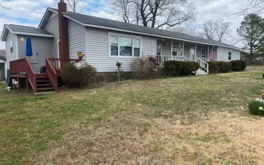 Nice 4 Bedroom 2 Bath Home in Maynard!