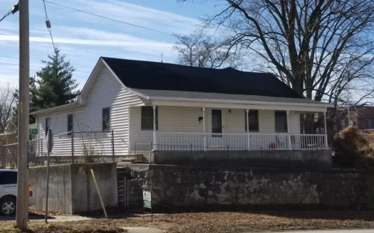 Home in Town for Sale, 3 Bed / 1.5 Bath. Great Location