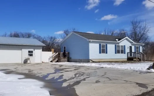 Move in Ready Albia Home for Sale