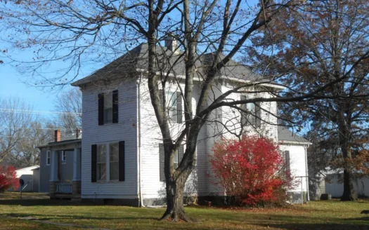 Rental Property / Home in Town for Sale in Fayette, Mo