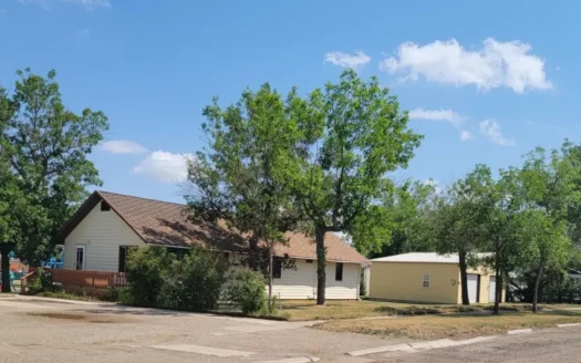 Rural Home Near Canadian Border with Garage