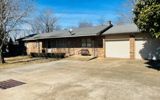 3 Bed 1 Bath Brick Home Located in Town