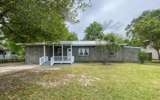 3 Bed / 2 Bath Home for Sale in Town Geneva