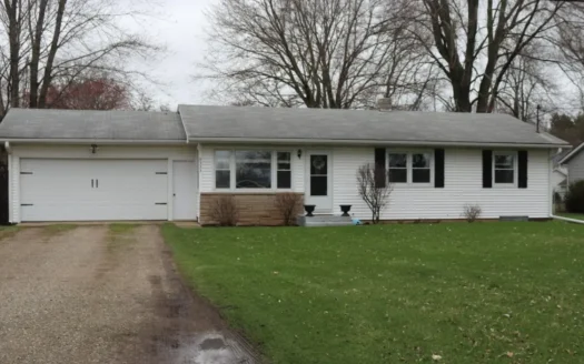 Adorable 3 Bedroom, 1 Bath Ranch Home in Gull Lake Schools