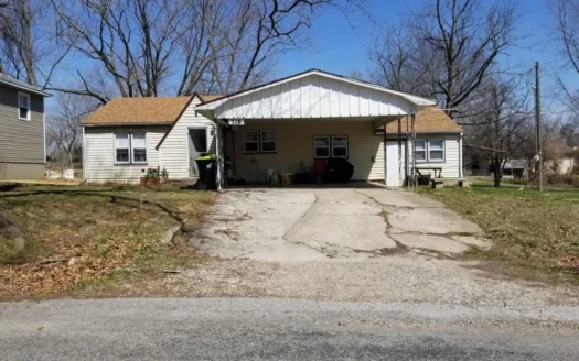 El Dorado Springs Missouri Home in Town for Sale