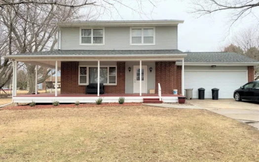 2 Story for Sale, Woodbine, Ia Harrison Co. Garage, Fenced