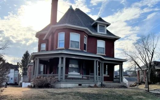 Keokuk, Ia Home in Town