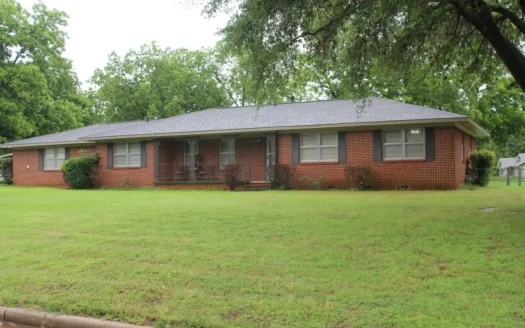 3br-2.5ba Brick Huge Yard Winnsboro Texas Wood County Tx