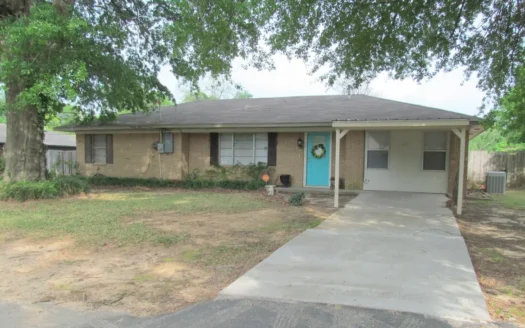 Winnsboro – Wood County, Texas 3/1/1 Brick Home for Sale
