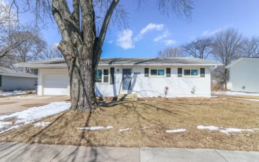 Home for Sale in Waupaca, Wi