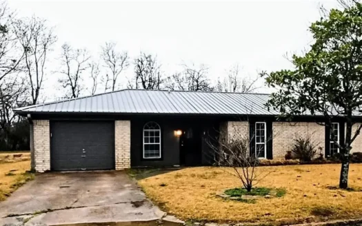 Home in Town for Sale Blossom Texas Lamar County