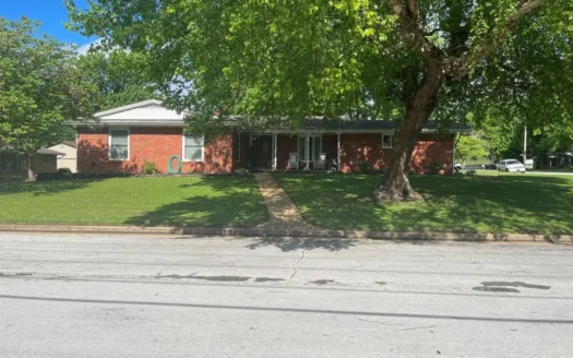 Spacious Brick Home in Hermann, Mo