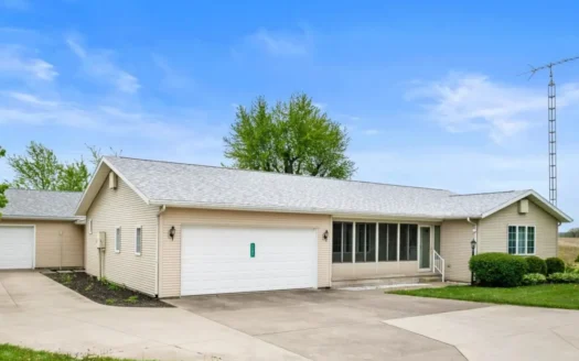 Home for Auction Winchester, Indiana